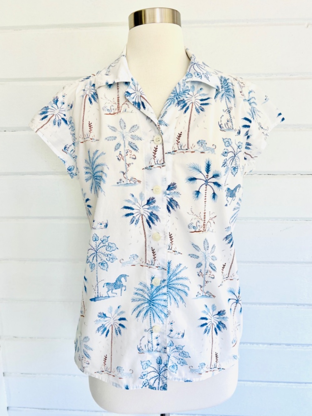 THE CAT'S PAJAMAS Cotton Voile Top in Blue & White Jungle Print - S